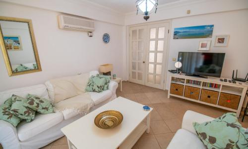 Villa Alora — 15