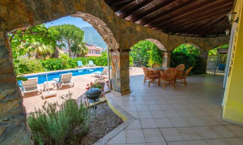 Villa Alora — 7