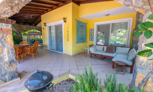 Villa Alora — 14