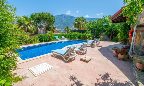 Villa Alora — 6