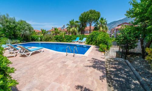 Villa Alora — 5