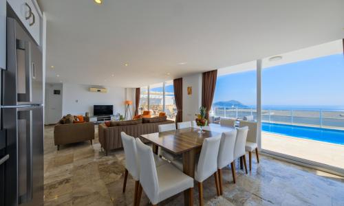 Villa Lumiere 3 — 48