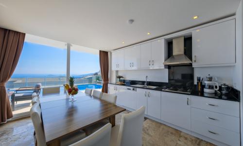 Villa Lumiere 3 — 50