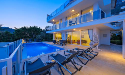 Villa Lumiere 3 — 5