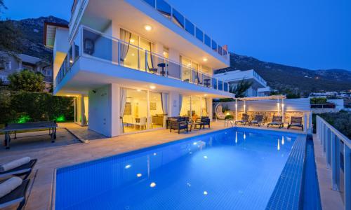 Villa Lumiere 3 — 7