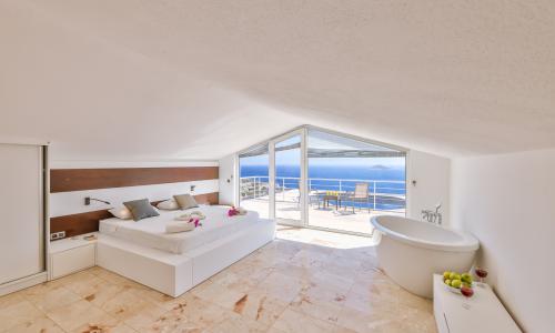 Villa Hillside 1 — 55