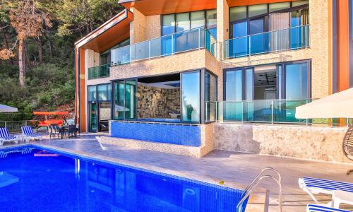 Villa Kalis 1 — 4