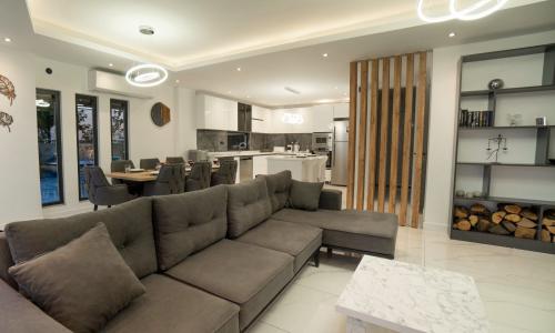 Villa Elif Akbel — 34