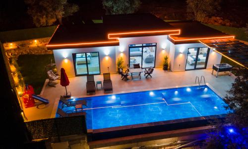 Villa Elyase — 82