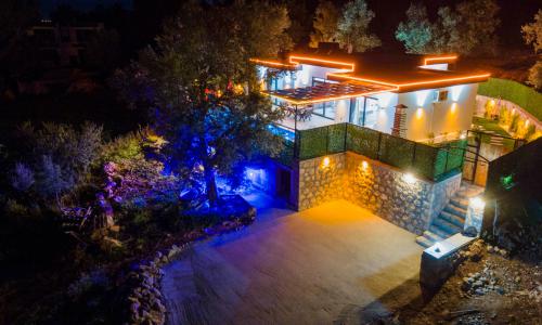 Villa Elyase — 84