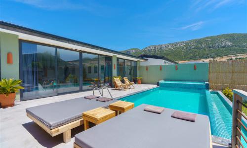 Villa Stay — 4