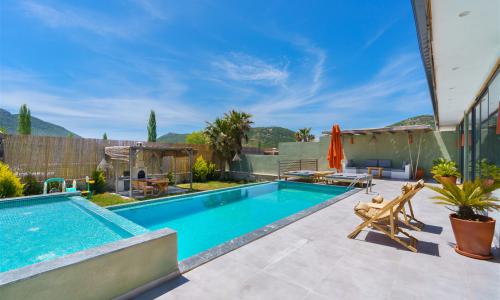 Villa Stay — 6