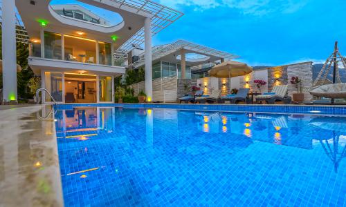 Villa Hillside 3 — 3