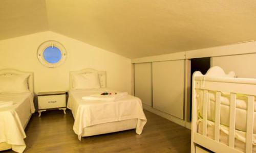 Villa Hillside 3 — 32