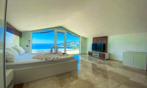 Villa Hillside 3 — 81