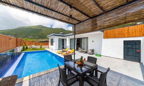 Villa Cika 5 — 11
