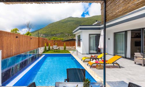 Villa Cika 5 — 9