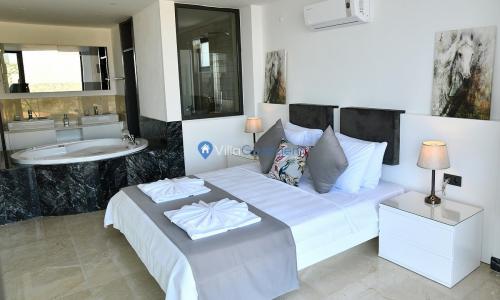 Villa Unlimited 2 — 5