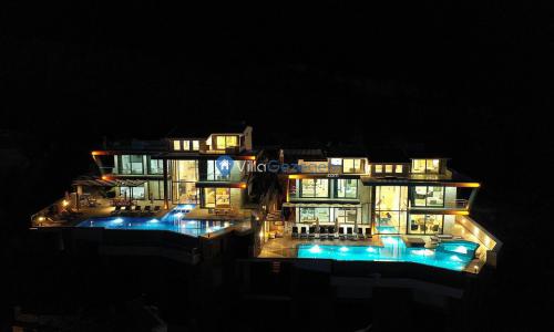 Villa Unlimited 2 — 24