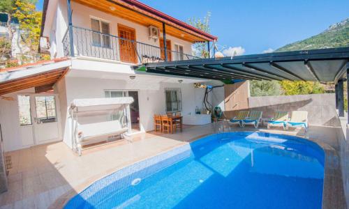 Villa Simay 1 — 1