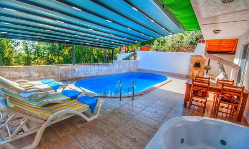 Villa Simay 1 — 4