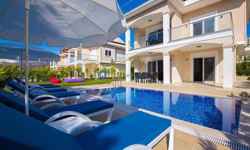 Villa Polo Three — 1
