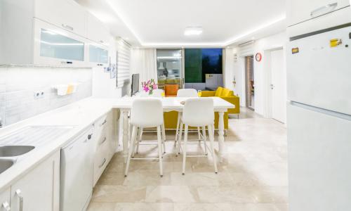 Villa Likapa 4 — 20