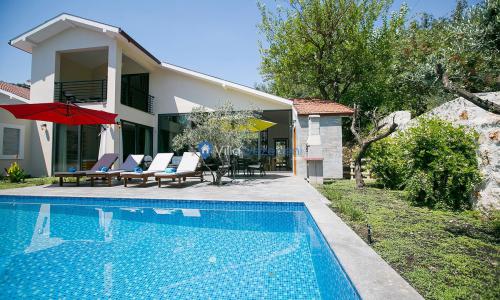 Villa Half Moon 2