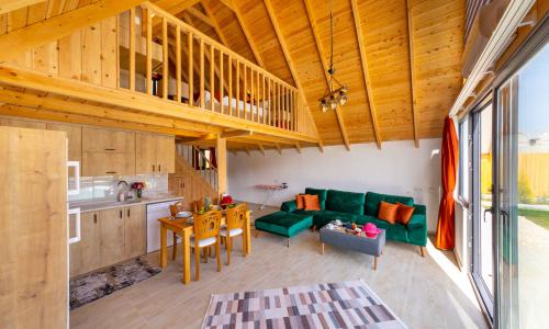 Villa Mentes — 16
