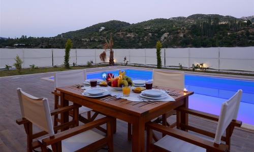 Villa Medis 1 — 5