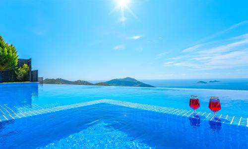 Villa Royal — 9