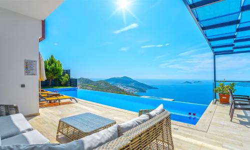 Villa Royal — 12