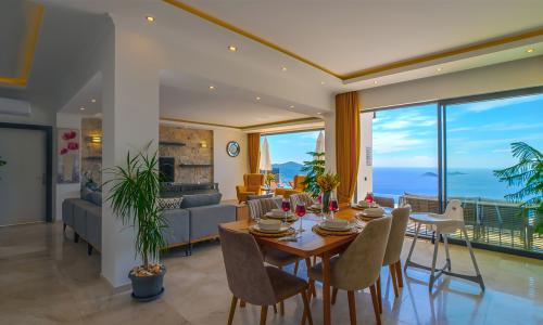 Villa Royal — 37