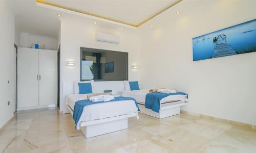 Villa Royal — 64