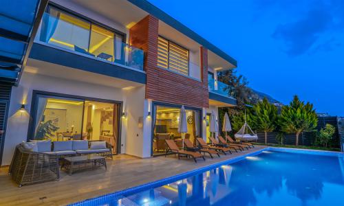 Villa Royal — 2