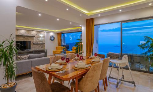 Villa Royal — 41