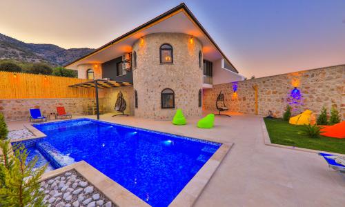 Villa Sandak 2 — 3