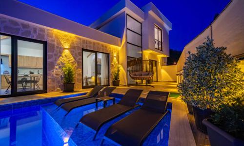 Villa Soil House