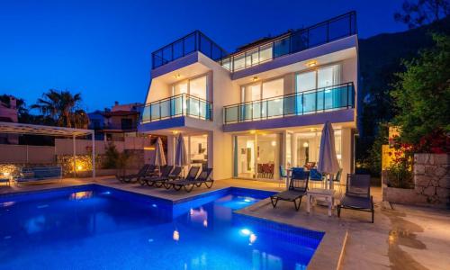 Villa Trios — 2
