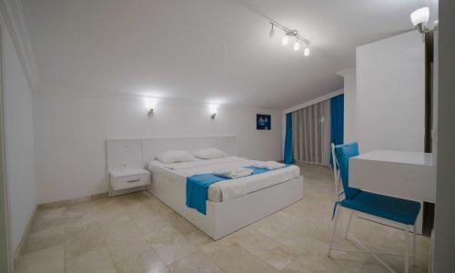 Villa Trios — 42