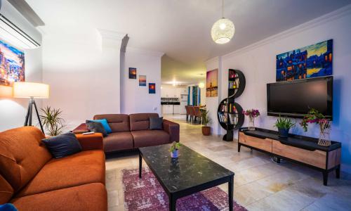 Villa Trios — 18