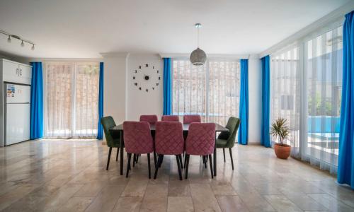 Villa Trios — 11