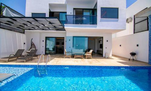Villa Valiant 2 — 4