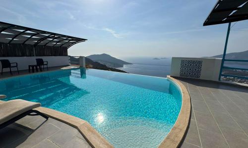 Villa Adora 1 — 3