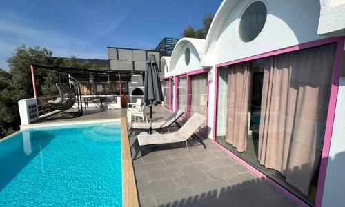 Villa Adora 2 — 3