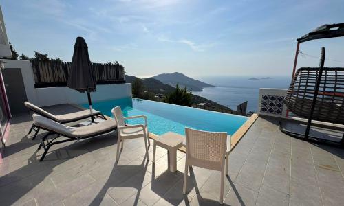 Villa Adora 2 — 4