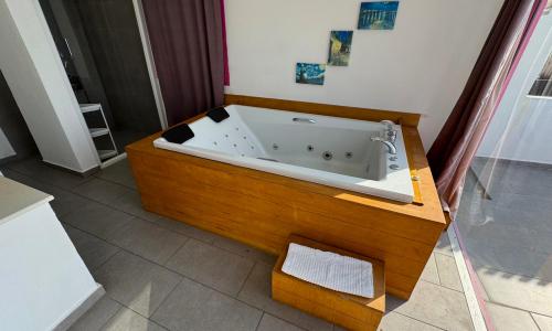 Villa Adora 2 — 16
