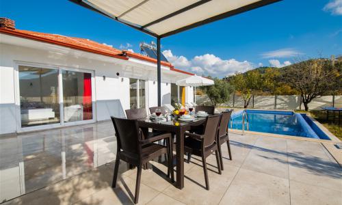 Villa Ahu — 3