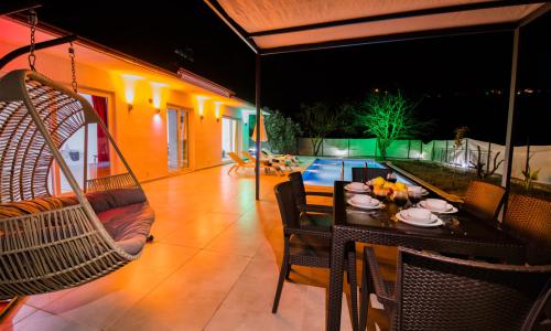 Villa Ahu — 8