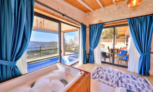 Villa Alaca — 12